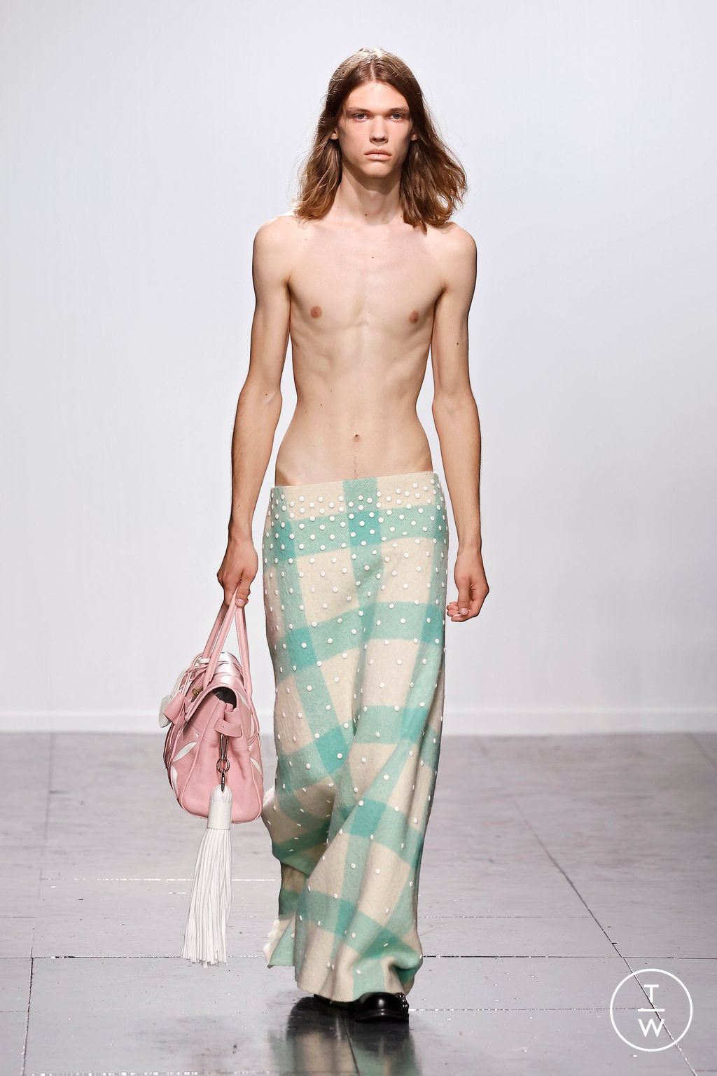 Fashion Week London Spring/Summer 2024 look 3 from the Stefan Cooke collection 男装