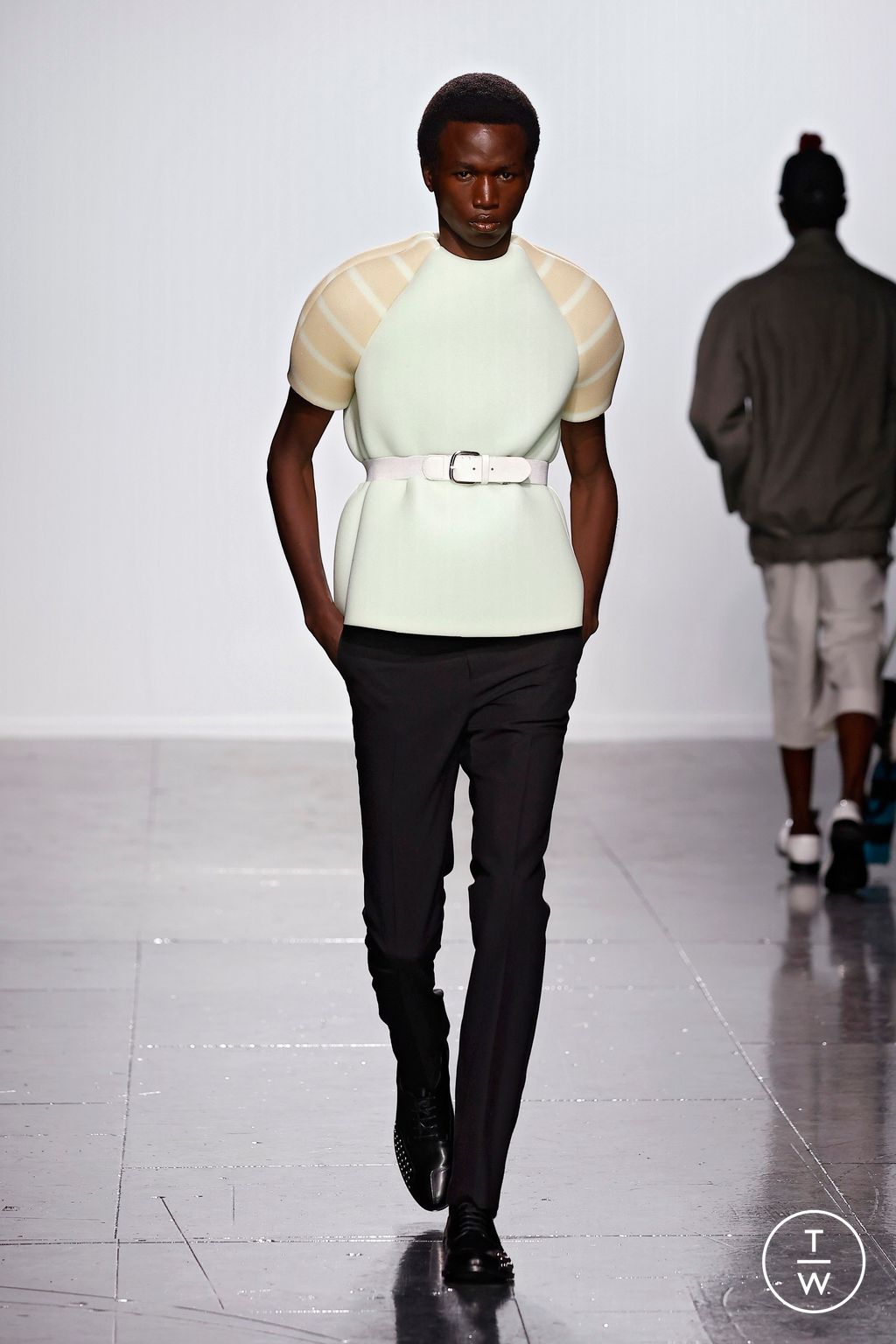 Fashion Week London Spring/Summer 2024 look 11 from the Stefan Cooke collection 男装