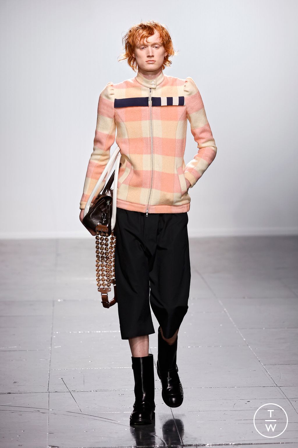 Fashion Week London Spring/Summer 2024 look 22 de la collection Stefan Cooke menswear