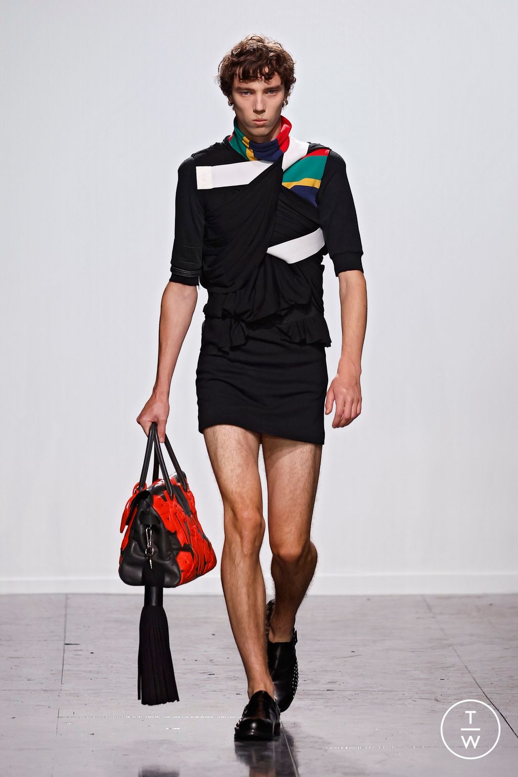 Fashion Week London Spring/Summer 2024 look 23 from the Stefan Cooke collection menswear