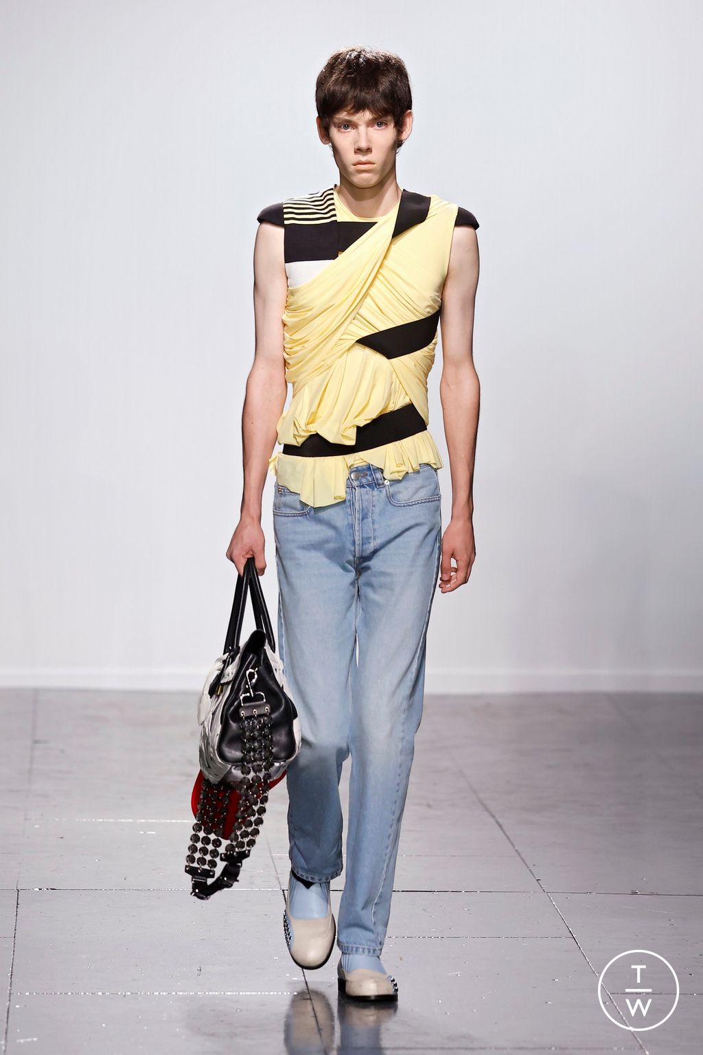 Fashion Week London Spring/Summer 2024 look 24 from the Stefan Cooke collection menswear