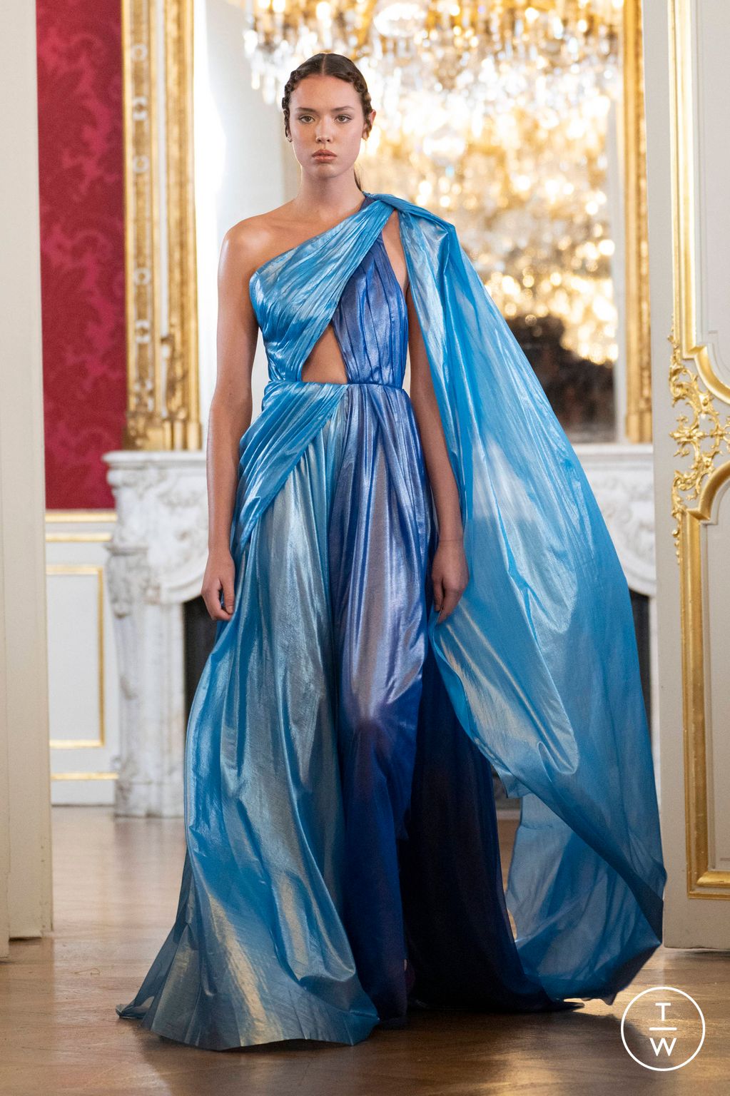 Fashion Week Paris Fall/Winter 2022 look 10 from the Stefan Djokovich collection couture