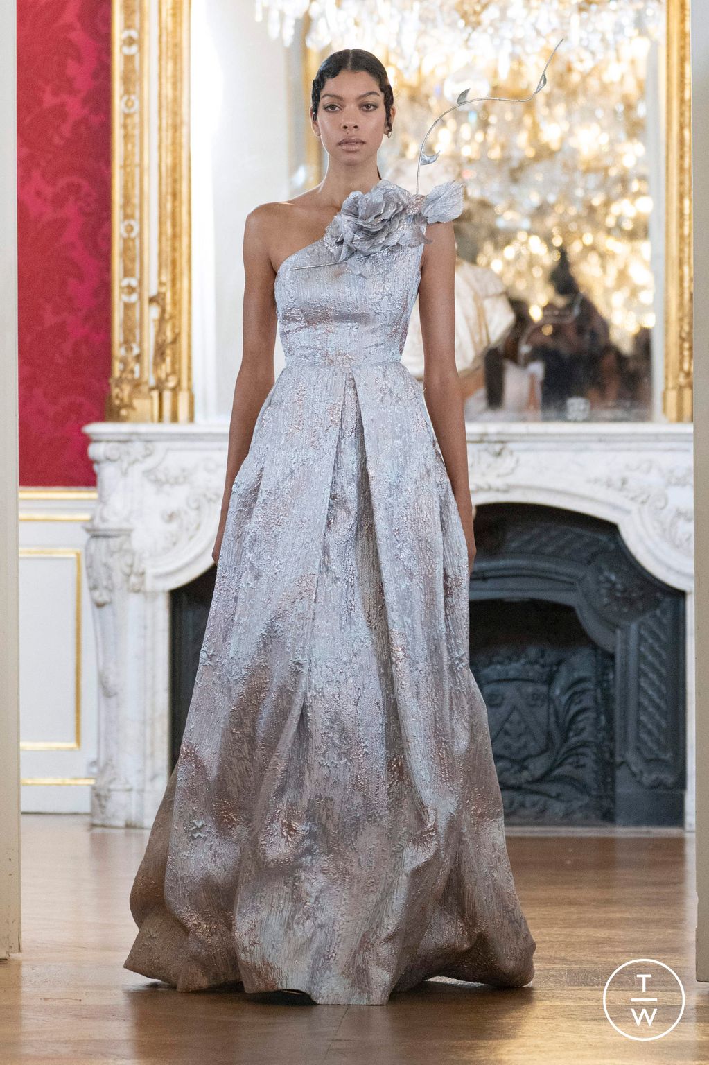 Fashion Week Paris Fall/Winter 2022 look 12 from the Stefan Djokovich collection couture