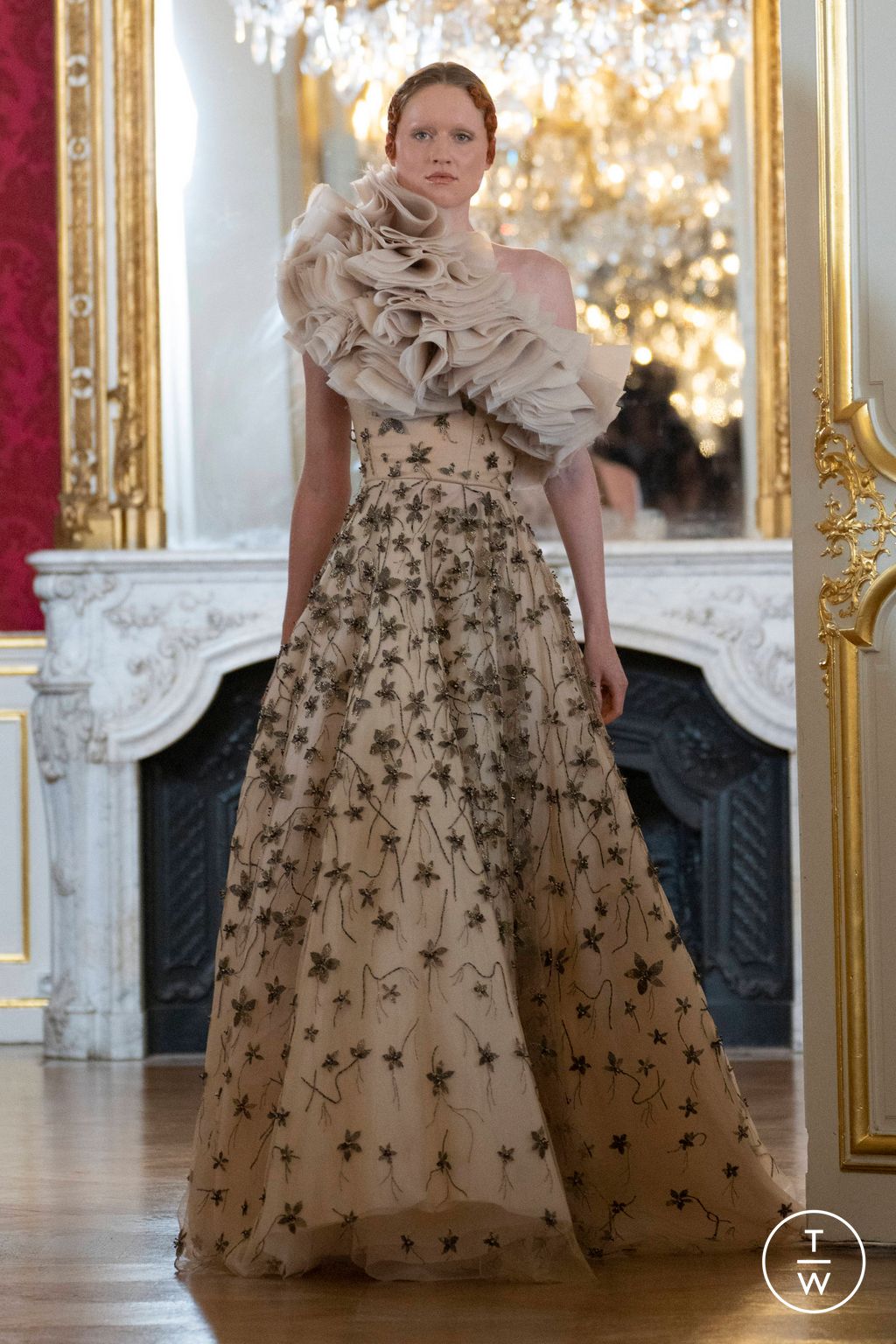 Fashion Week Paris Fall/Winter 2022 look 17 from the Stefan Djokovich collection couture