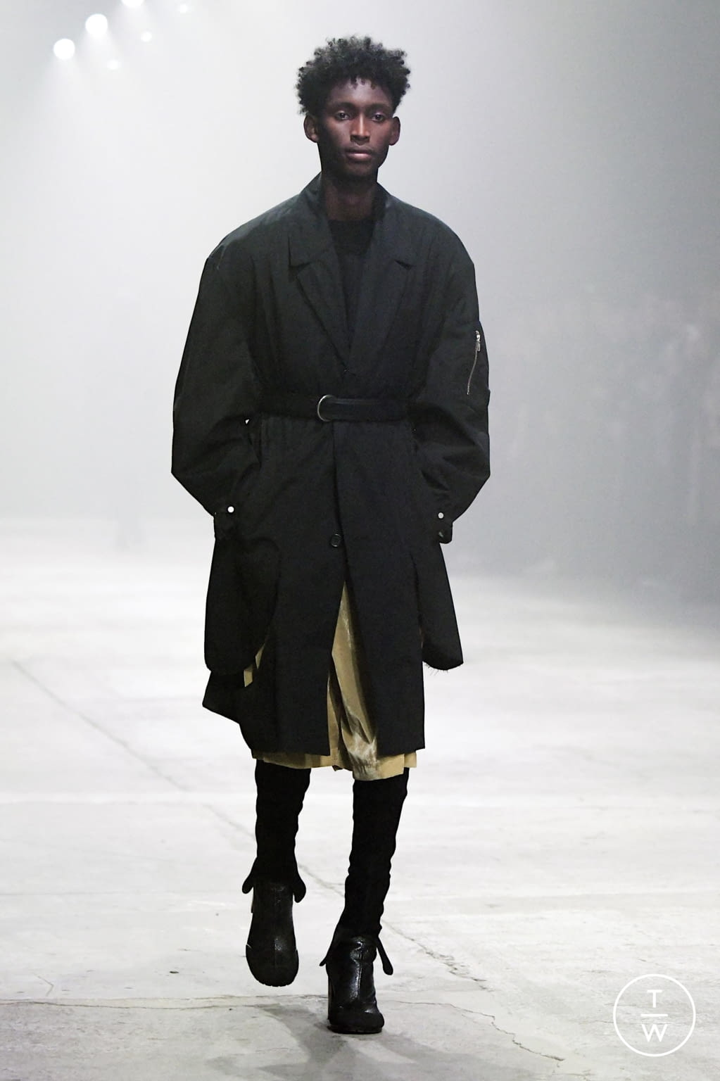 Fashion Week Florence - Pitti Fall/Winter 2020 look 35 from the Stefano Pilati for RANDOM IDENTITIES collection menswear
