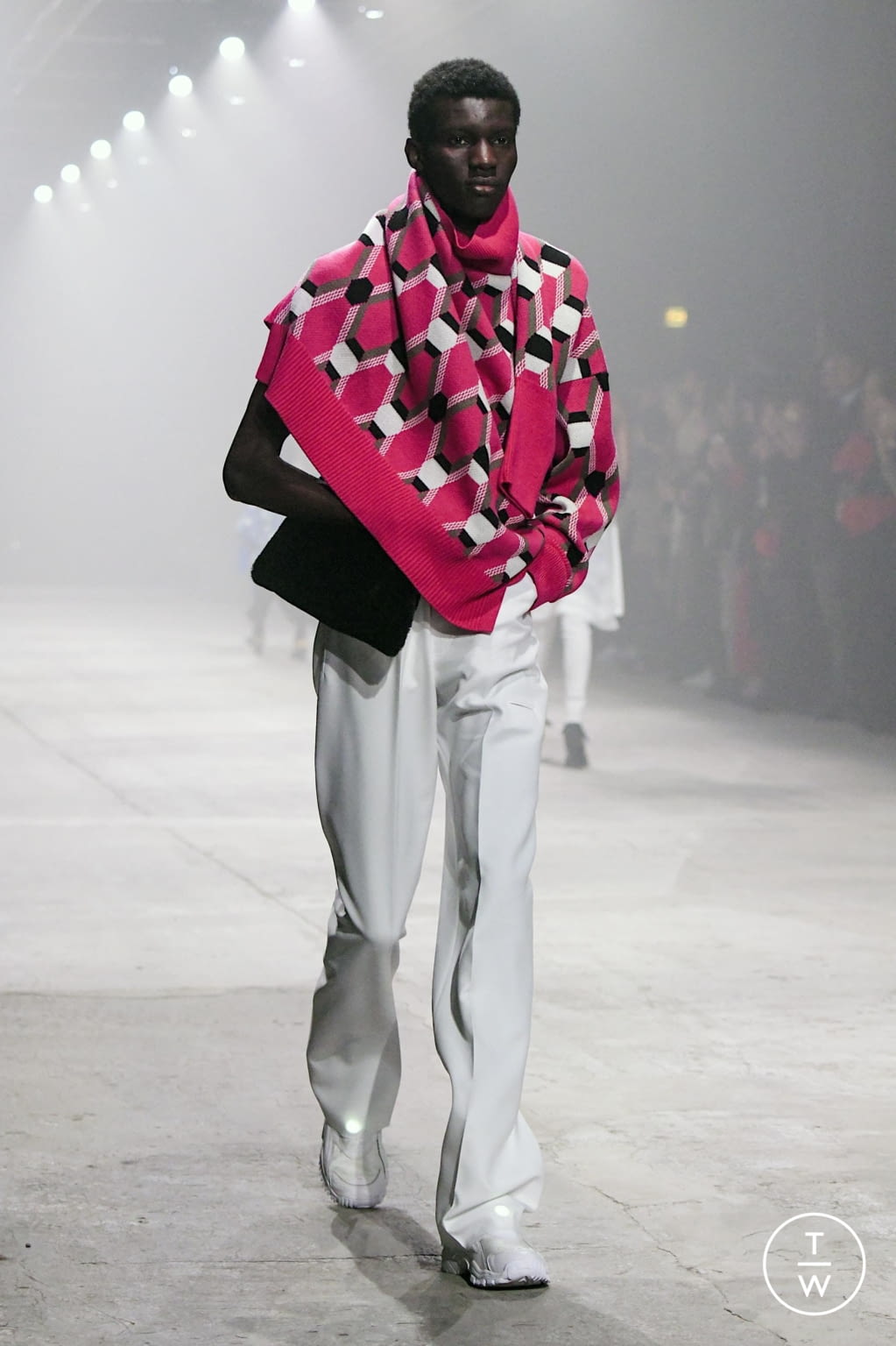 Fashion Week Florence - Pitti Fall/Winter 2020 look 41 de la collection Stefano Pilati for RANDOM IDENTITIES menswear