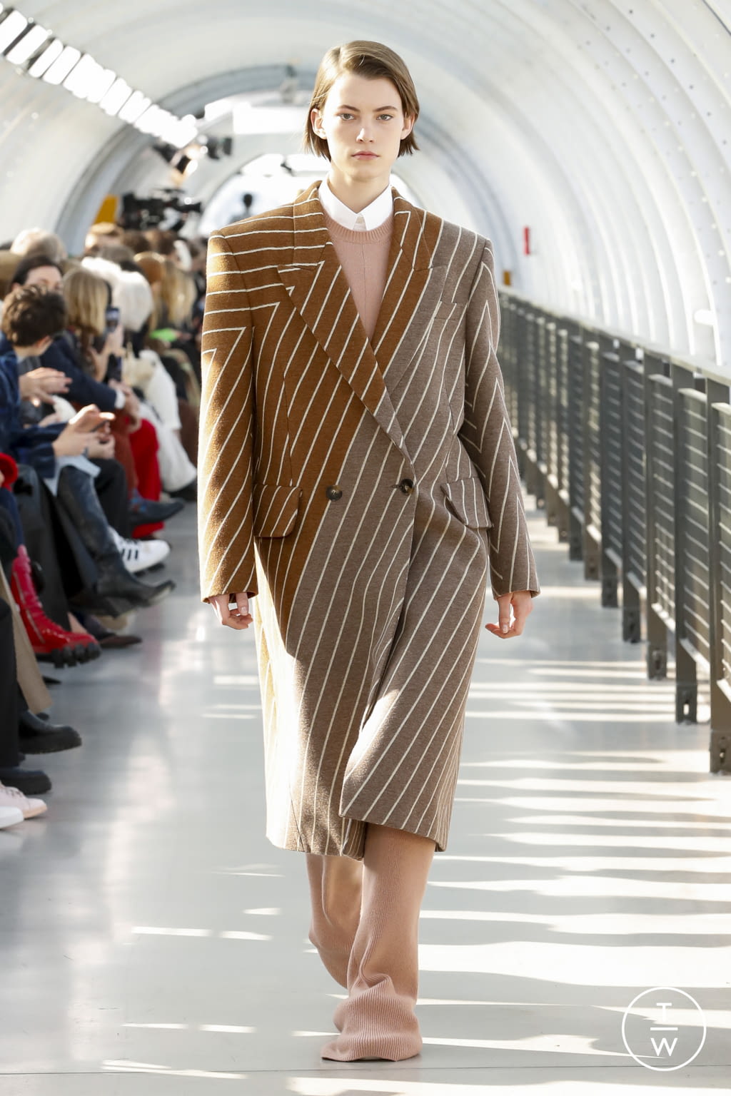 Fashion Week Paris Fall/Winter 2022 look 12 from the Stella McCartney collection womenswear