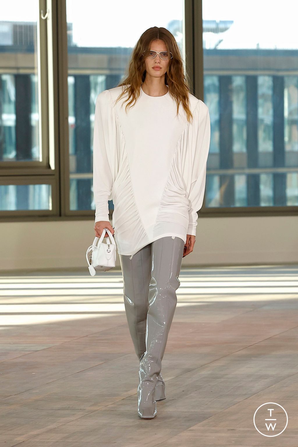 Fashion Week Paris Fall/Winter 2025 look 9 de la collection Stella McCartney womenswear