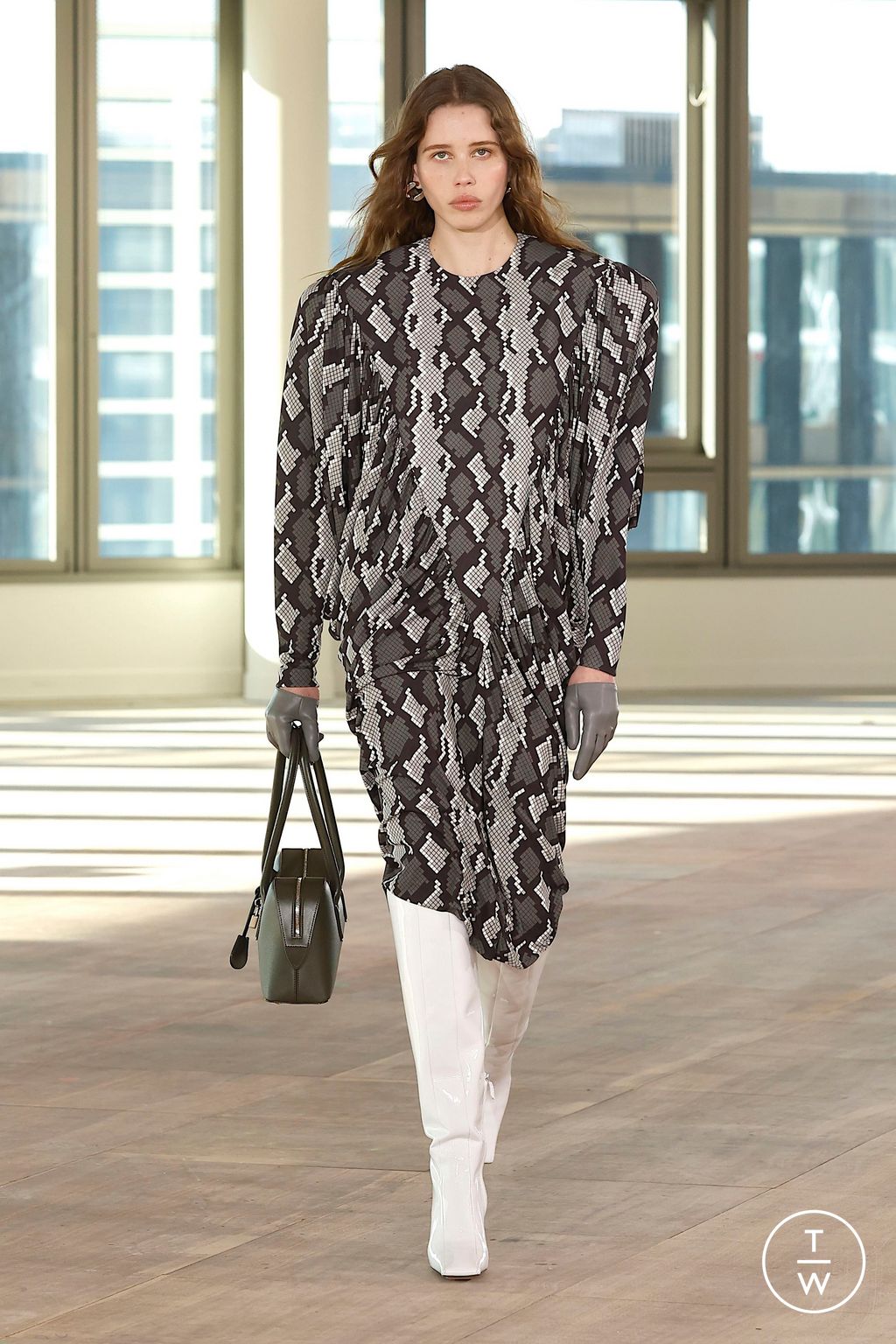 Fashion Week Paris Fall/Winter 2025 look 23 de la collection Stella McCartney womenswear