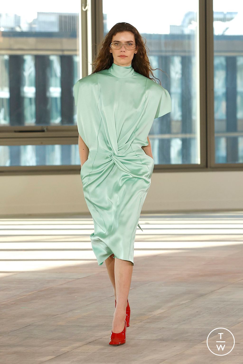 Fashion Week Paris Fall/Winter 2025 look 29 from the Stella McCartney collection womenswear