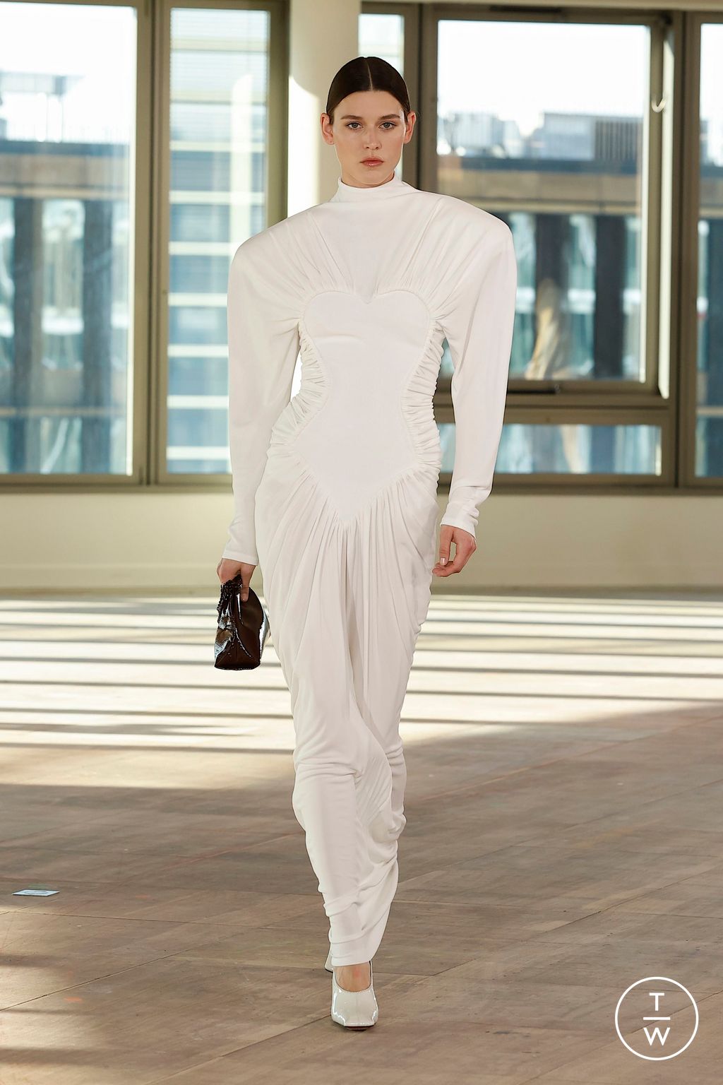 Fashion Week Paris Fall/Winter 2025 look 37 from the Stella McCartney collection womenswear