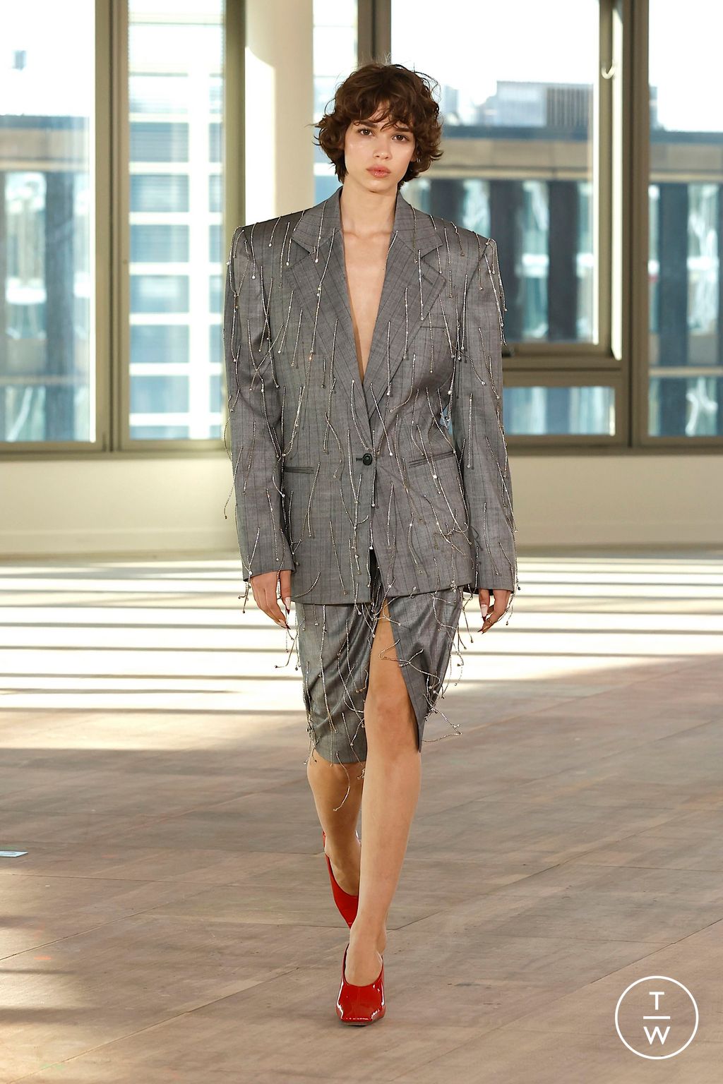 Fashion Week Paris Fall/Winter 2025 look 39 from the Stella McCartney collection womenswear