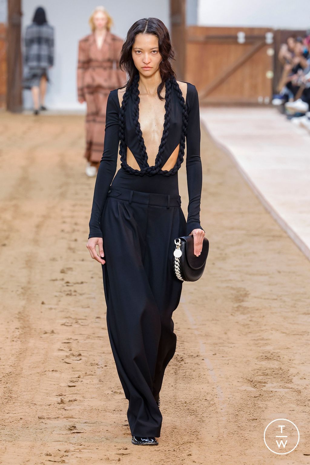 Fashion Week Paris Fall/Winter 2023 look 8 de la collection Stella McCartney womenswear
