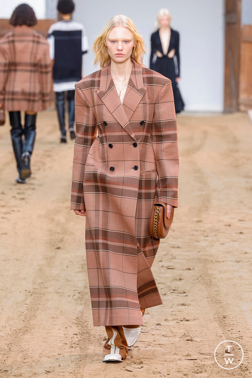 Fashion Week Paris Fall/Winter 2023 look 9 de la collection Stella McCartney womenswear