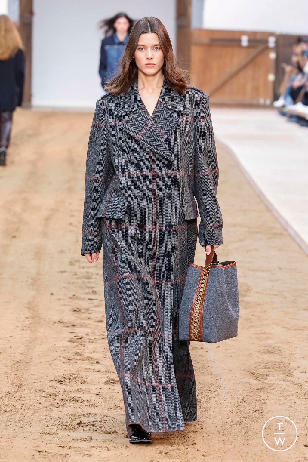 Fashion Week Paris Fall/Winter 2023 look 23 from the Stella McCartney collection 女装