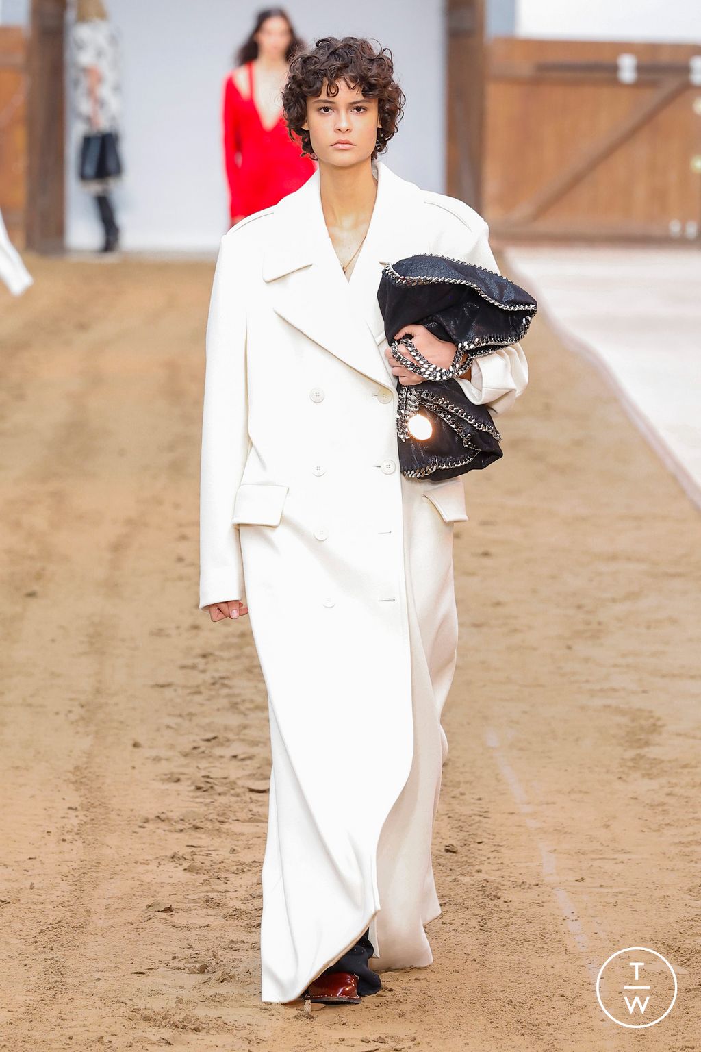 Fashion Week Paris Fall/Winter 2023 look 32 de la collection Stella McCartney womenswear
