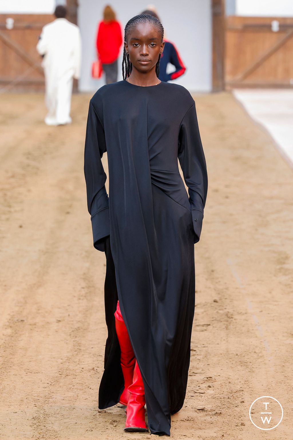 Fashion Week Paris Fall/Winter 2023 look 34 from the Stella McCartney collection 女装