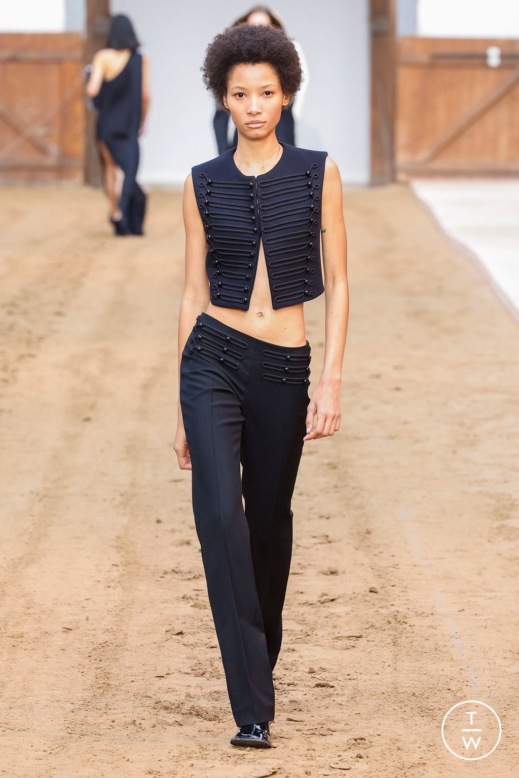 Fashion Week Paris Fall/Winter 2023 look 40 from the Stella McCartney collection womenswear