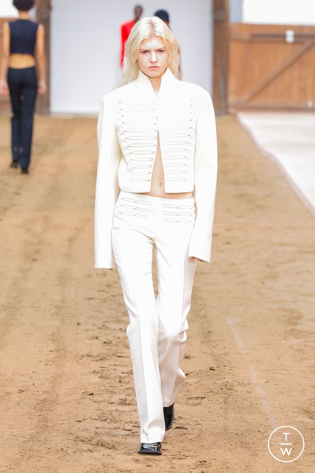 Fashion Week Paris Fall/Winter 2023 look 42 de la collection Stella McCartney womenswear