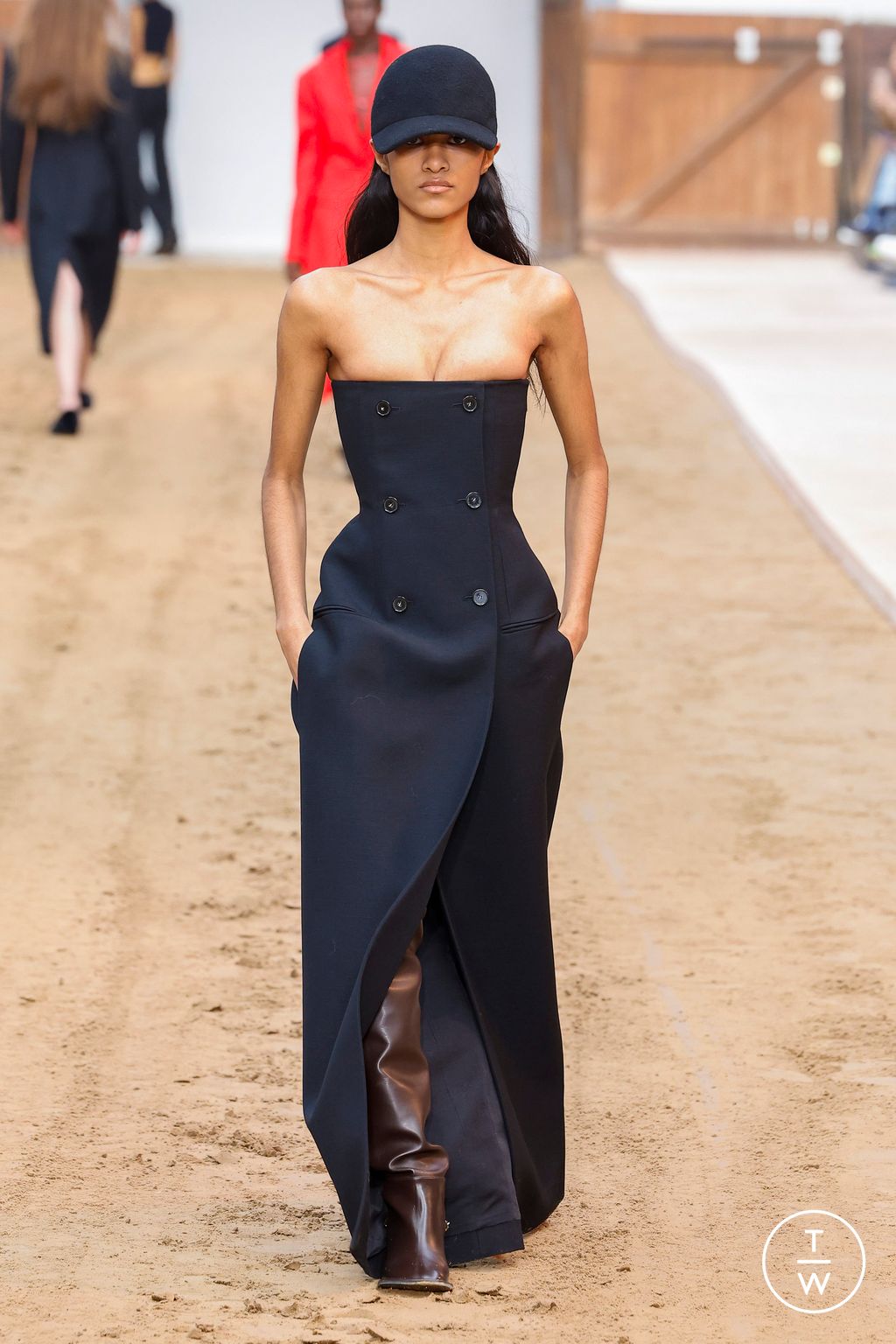 Fashion Week Paris Fall/Winter 2023 look 43 from the Stella McCartney collection 女装