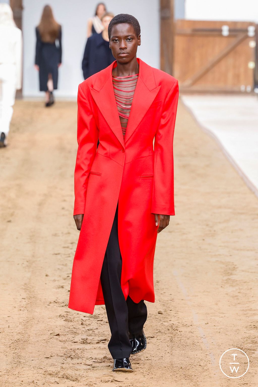 Fashion Week Paris Fall/Winter 2023 look 44 from the Stella McCartney collection 女装