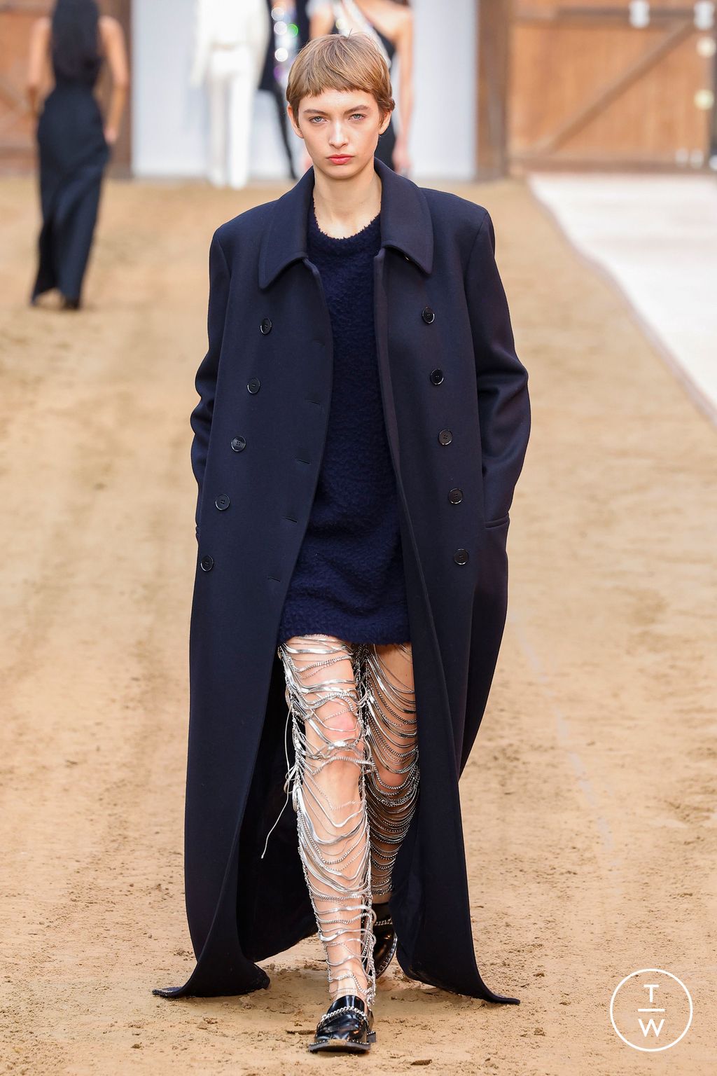 Fashion Week Paris Fall/Winter 2023 look 45 from the Stella McCartney collection womenswear