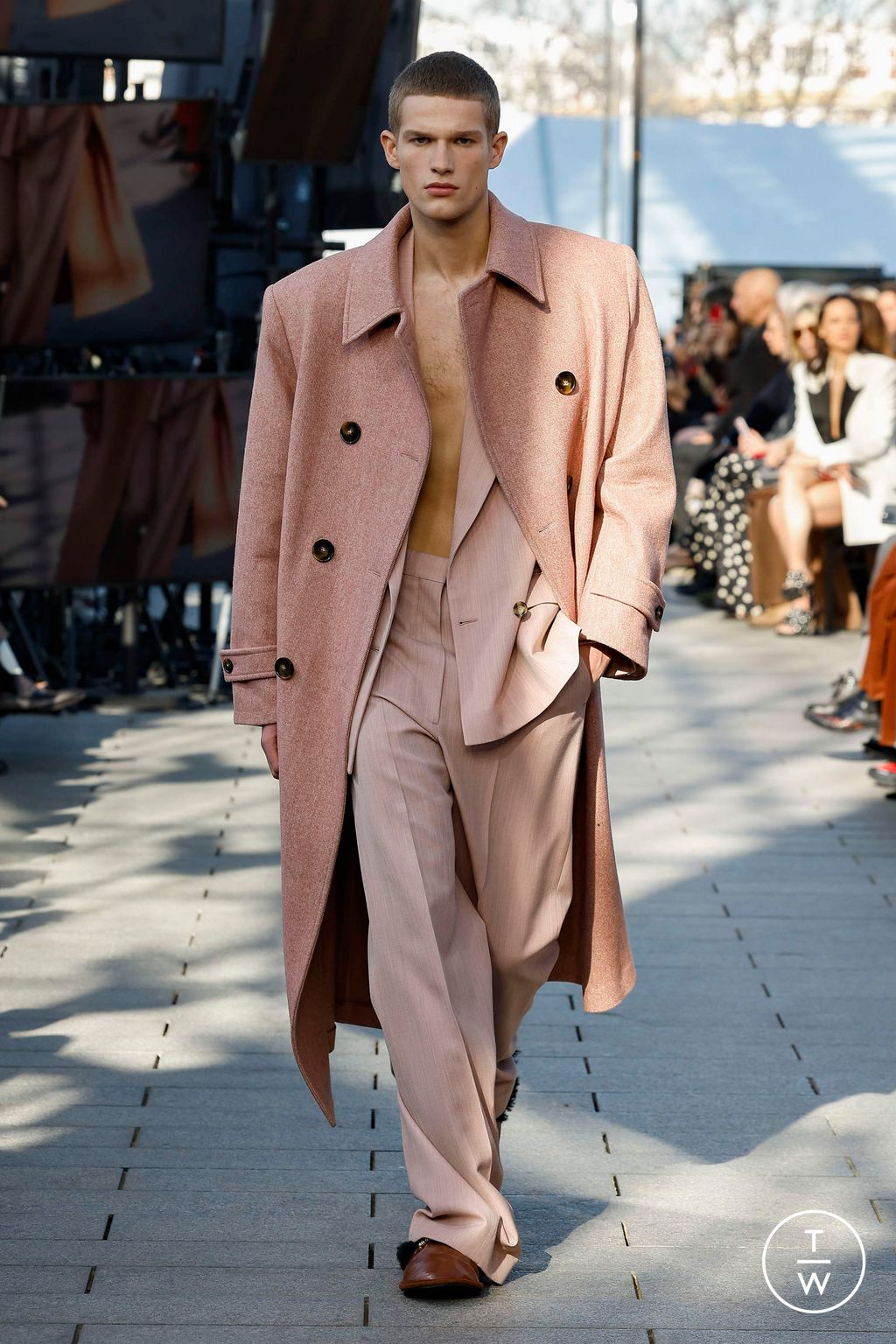 Fashion Week Paris Fall/Winter 2024 look 7 from the Stella McCartney collection womenswear