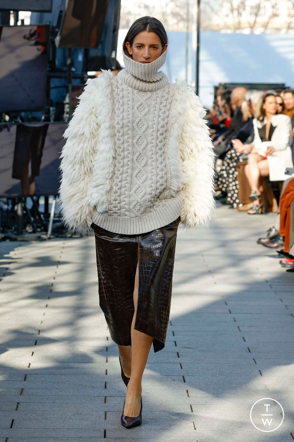 Fashion Week Paris Fall/Winter 2024 look 8 from the Stella McCartney collection womenswear