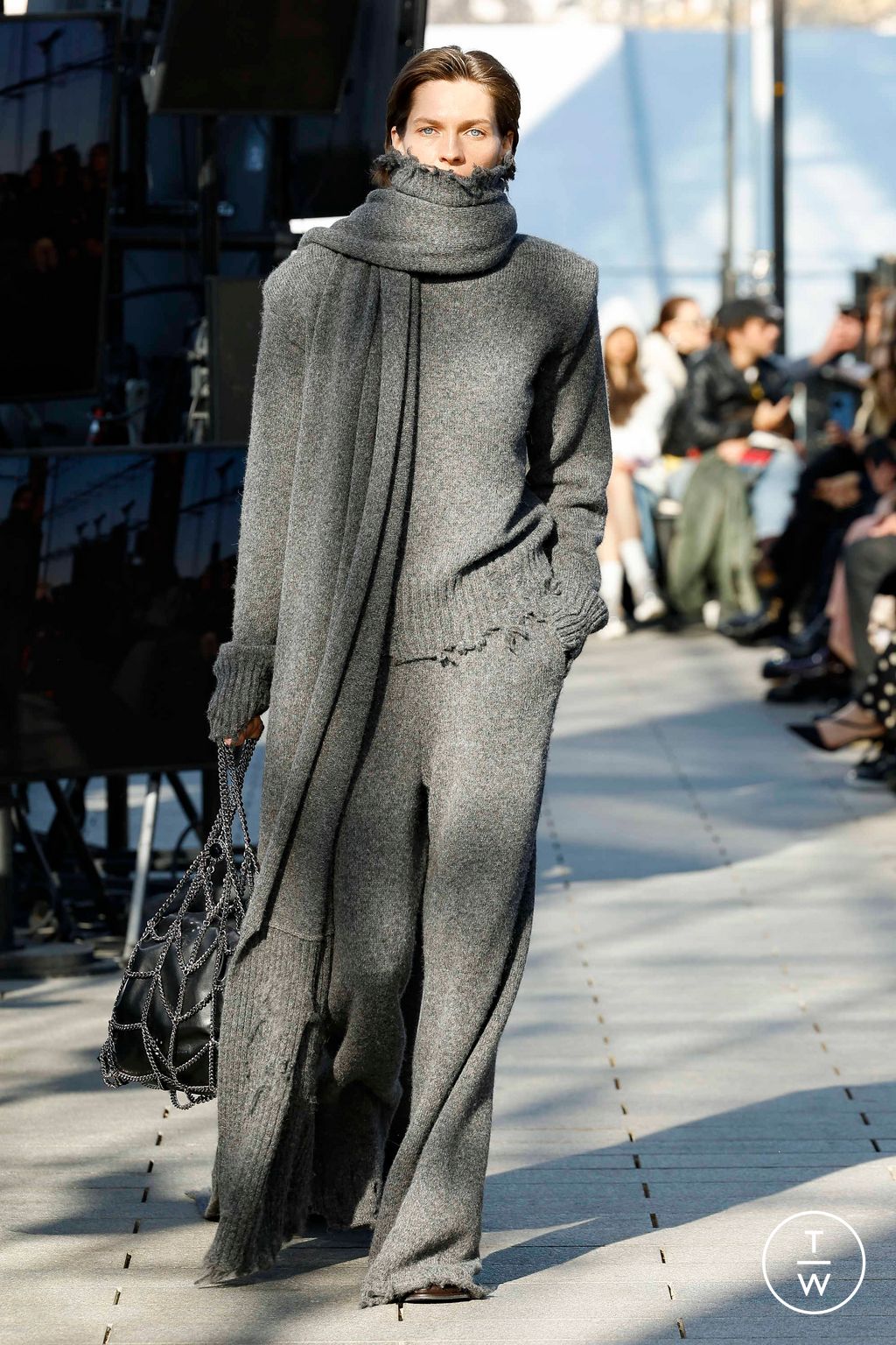 Fashion Week Paris Fall/Winter 2024 look 11 from the Stella McCartney collection womenswear