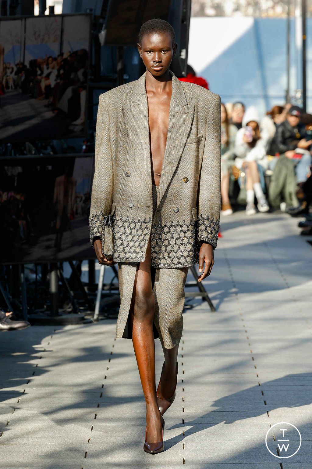 Fashion Week Paris Fall/Winter 2024 look 12 de la collection Stella McCartney womenswear
