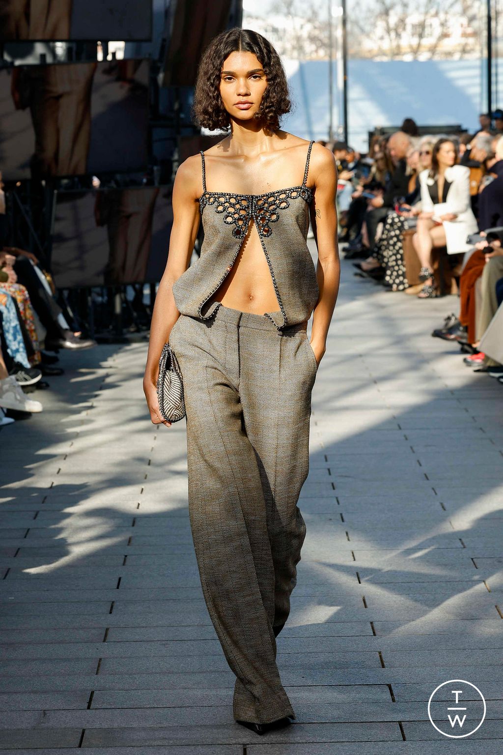 Fashion Week Paris Fall/Winter 2024 look 15 from the Stella McCartney collection womenswear