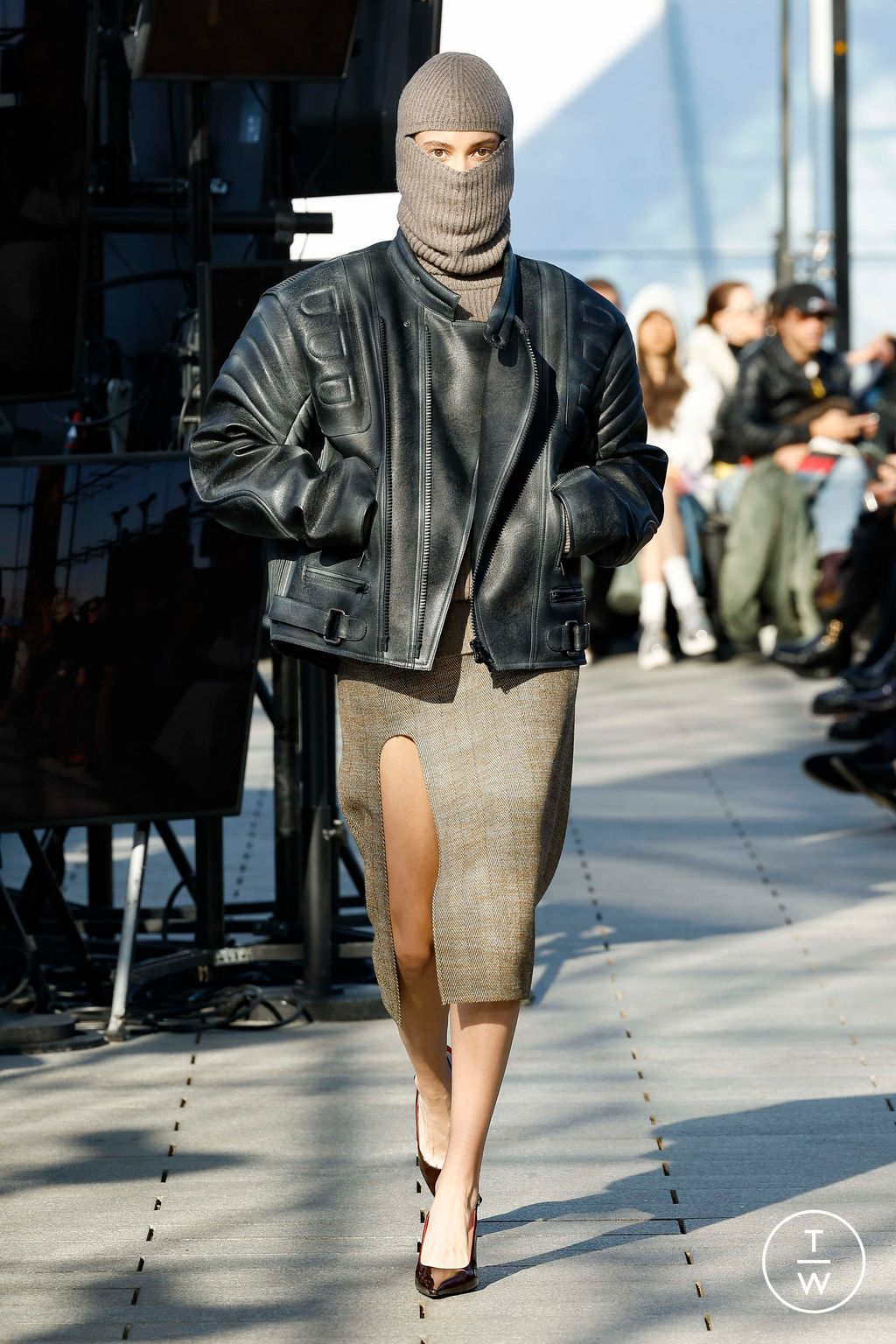 Fashion Week Paris Fall/Winter 2024 look 17 de la collection Stella McCartney womenswear