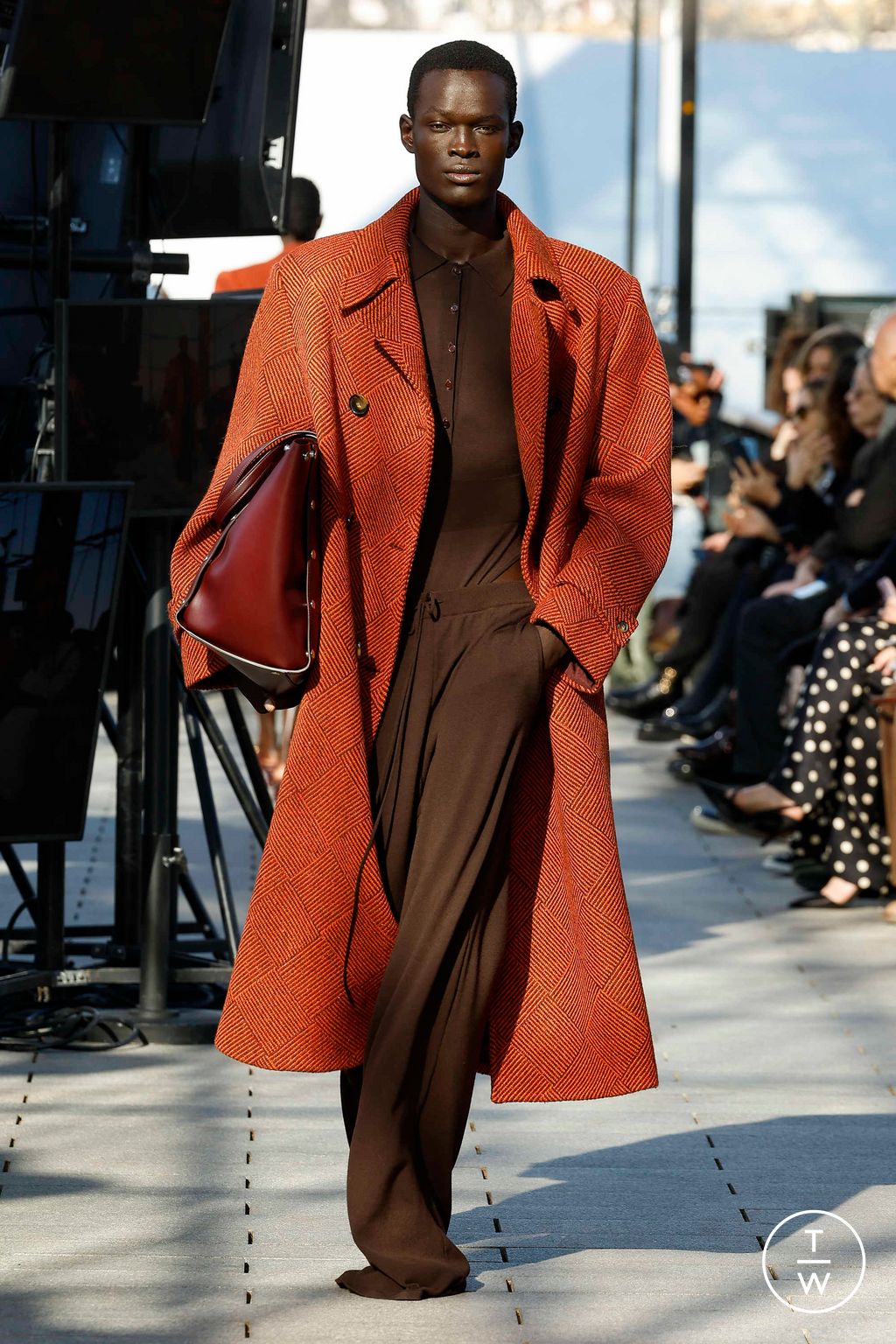 Fashion Week Paris Fall/Winter 2024 look 28 from the Stella McCartney collection womenswear
