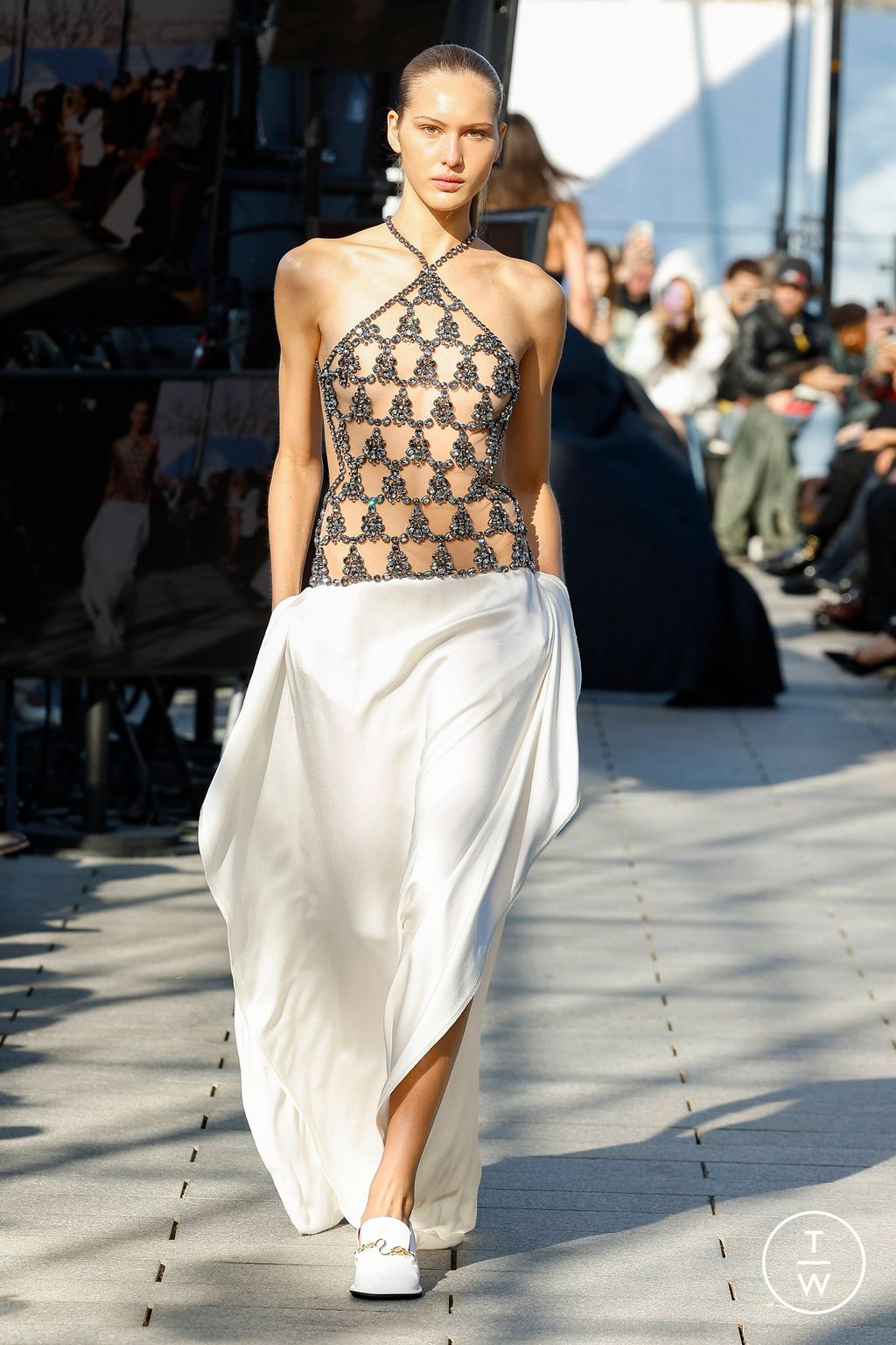 Fashion Week Paris Fall/Winter 2024 look 55 de la collection Stella McCartney womenswear