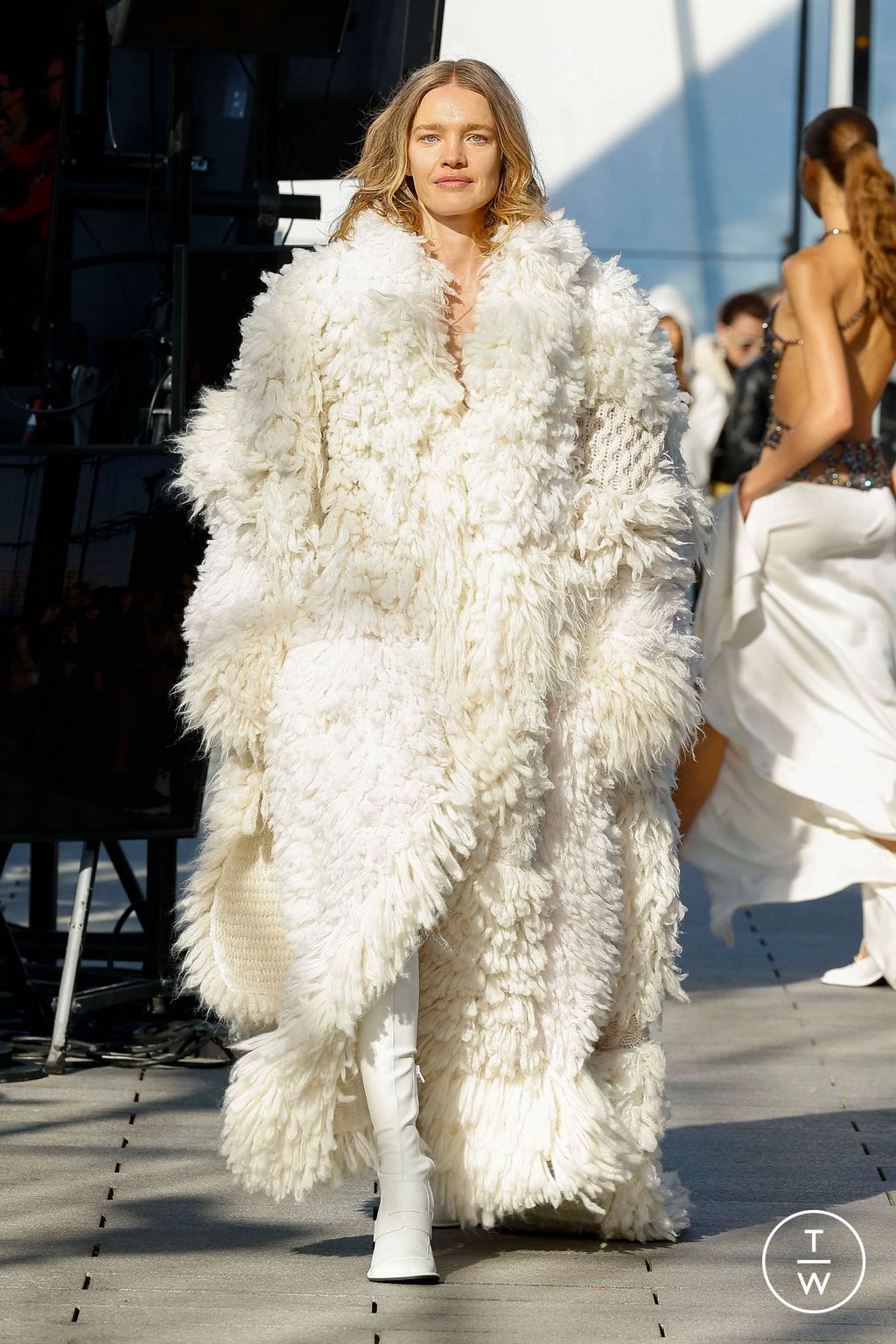 Fashion Week Paris Fall/Winter 2024 look 57 from the Stella McCartney collection womenswear