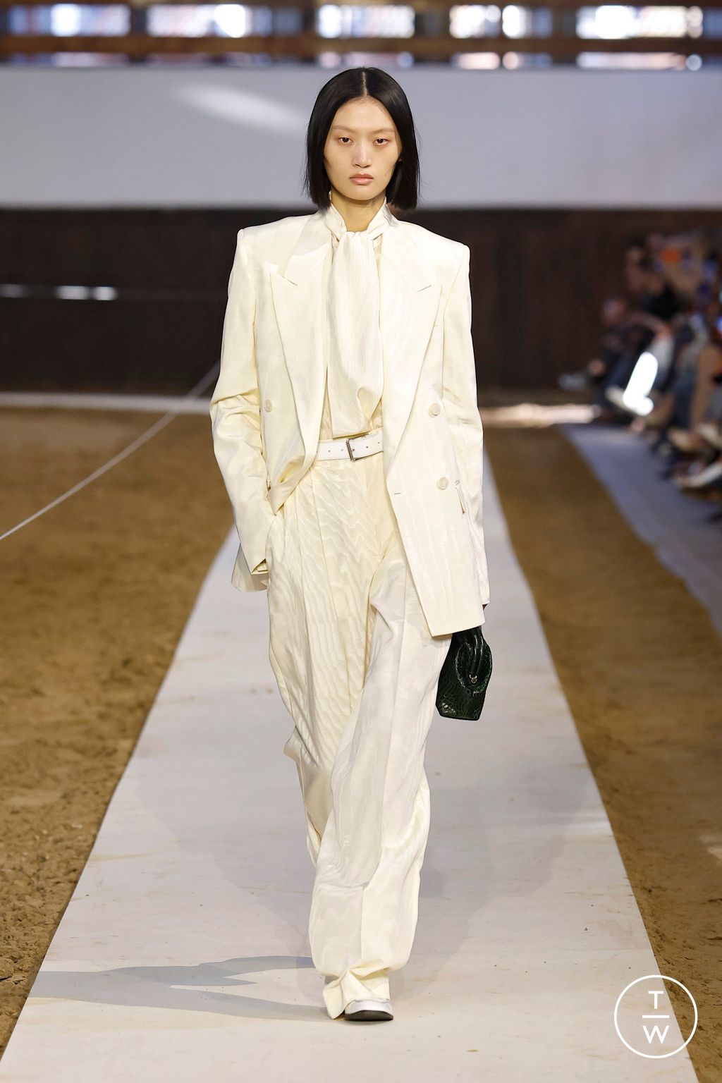 Fashion Week Paris Fall/Winter 2026 look 39 de la collection Stella McCartney womenswear