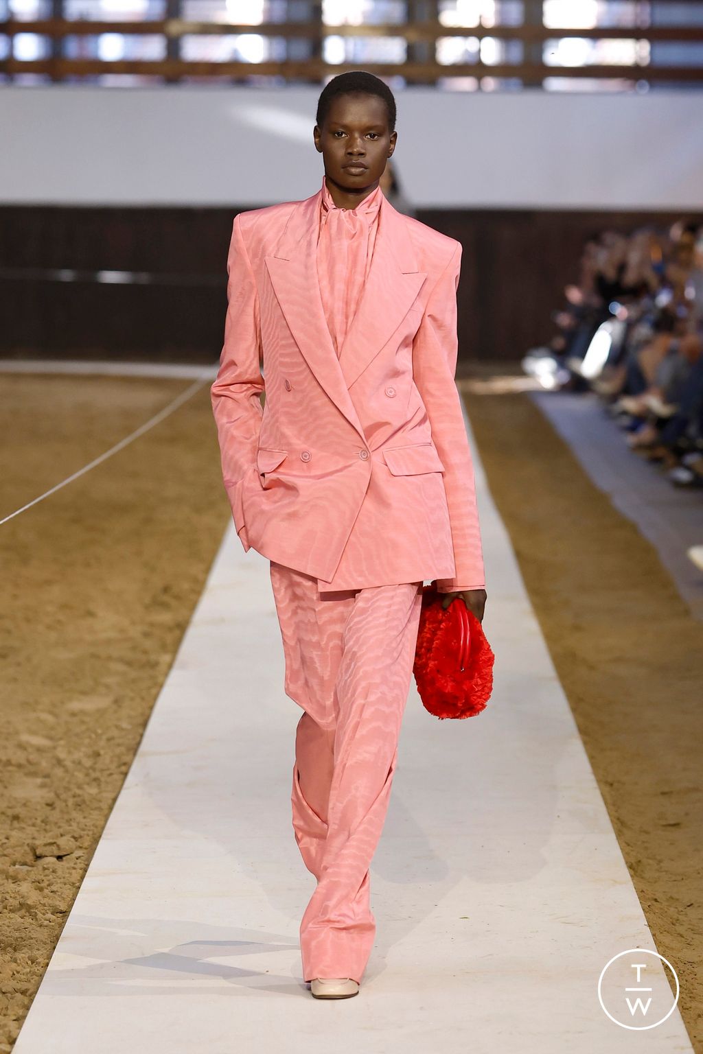 Fashion Week Paris Fall/Winter 2026 look 41 from the Stella McCartney collection womenswear