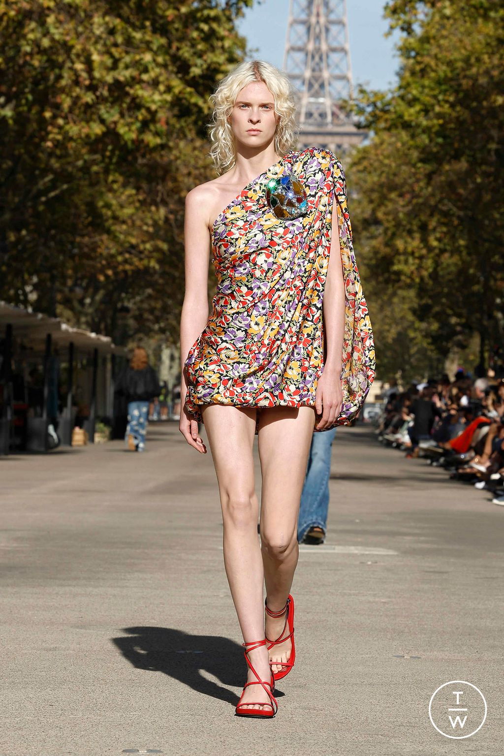 Fashion Week Paris Spring/Summer 2024 look 18 from the Stella McCartney collection 女装