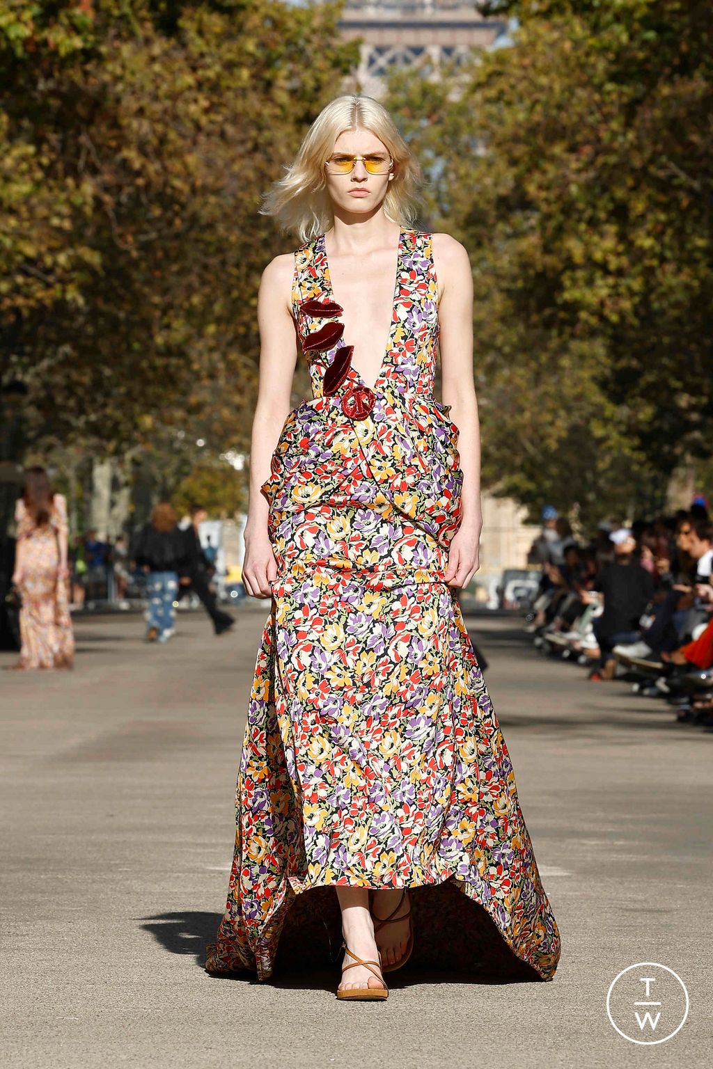 Fashion Week Paris Spring/Summer 2024 look 20 from the Stella McCartney collection womenswear