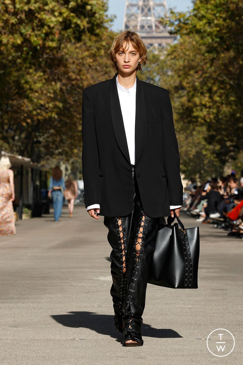 Fashion Week Paris Spring/Summer 2024 look 23 from the Stella McCartney collection 女装