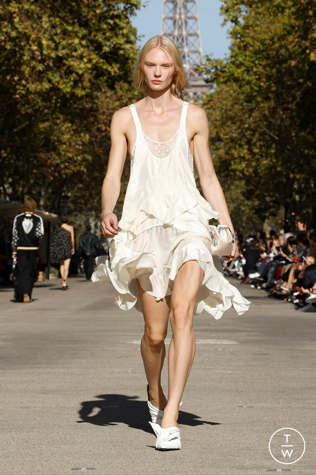 Fashion Week Paris Spring/Summer 2024 look 41 from the Stella McCartney collection 女装