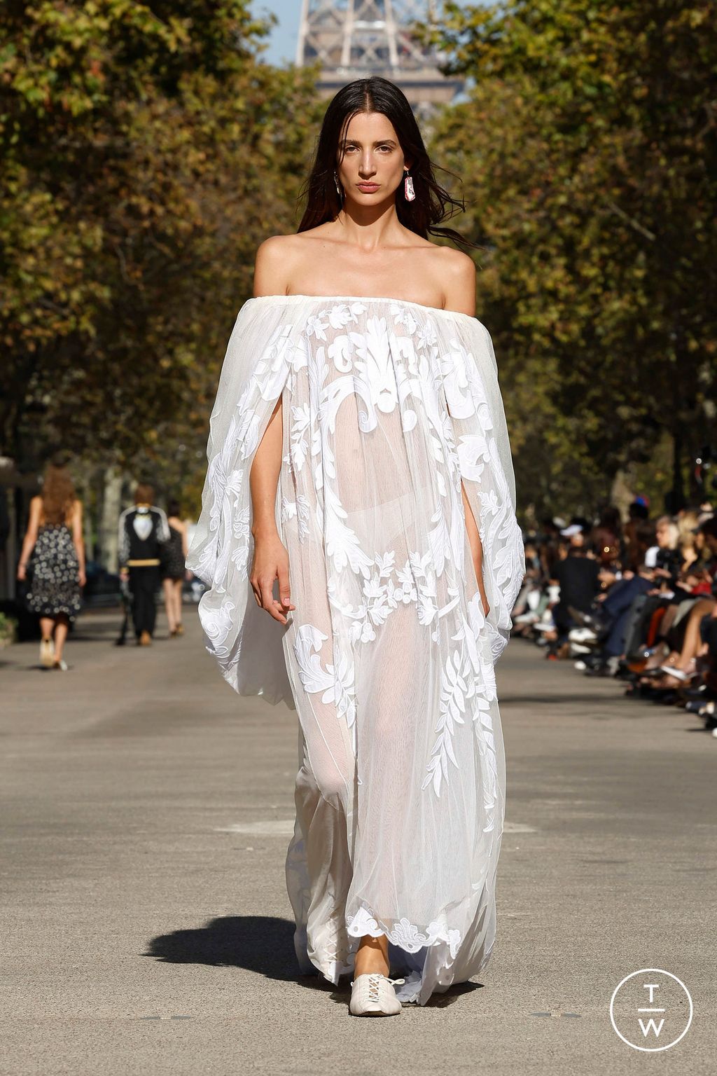 Fashion Week Paris Spring/Summer 2024 look 43 from the Stella McCartney collection 女装