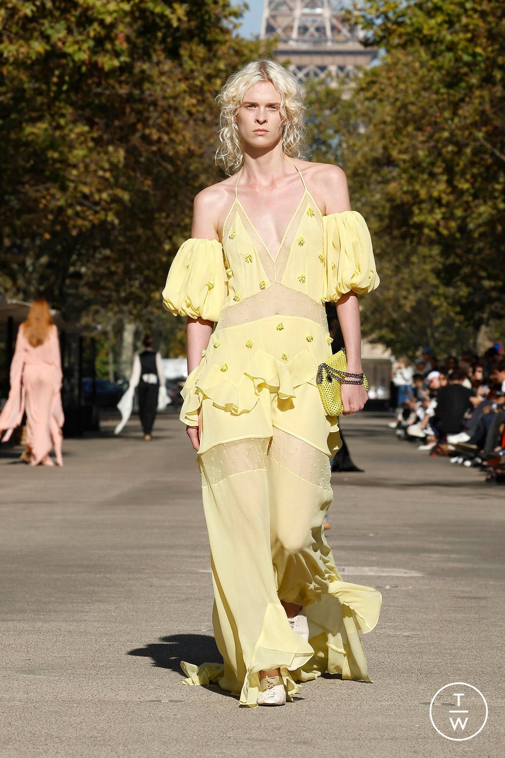 Fashion Week Paris Spring/Summer 2024 look 52 from the Stella McCartney collection 女装