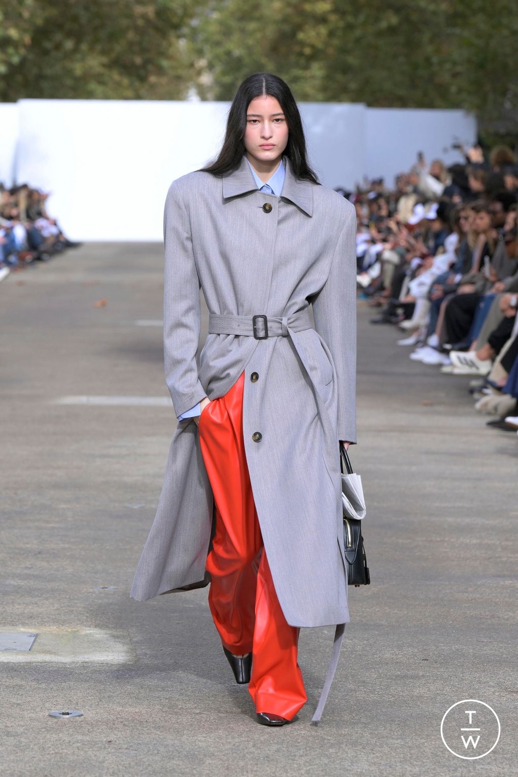 Fashion Week Paris Spring/Summer 2025 look 2 from the Stella McCartney collection womenswear
