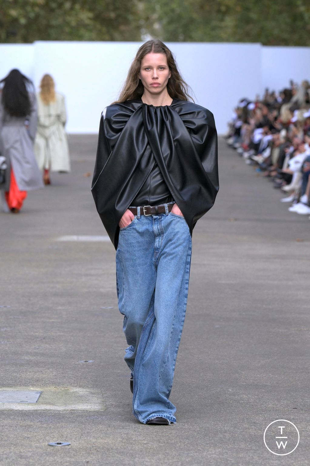 Fashion Week Paris Spring/Summer 2025 look 4 from the Stella McCartney collection womenswear