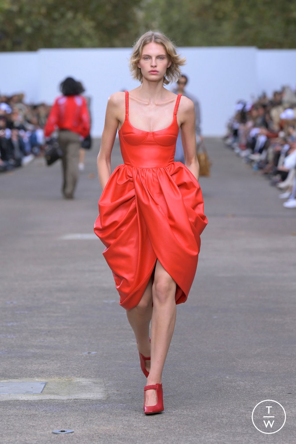 Fashion Week Paris Spring/Summer 2025 look 8 from the Stella McCartney collection womenswear