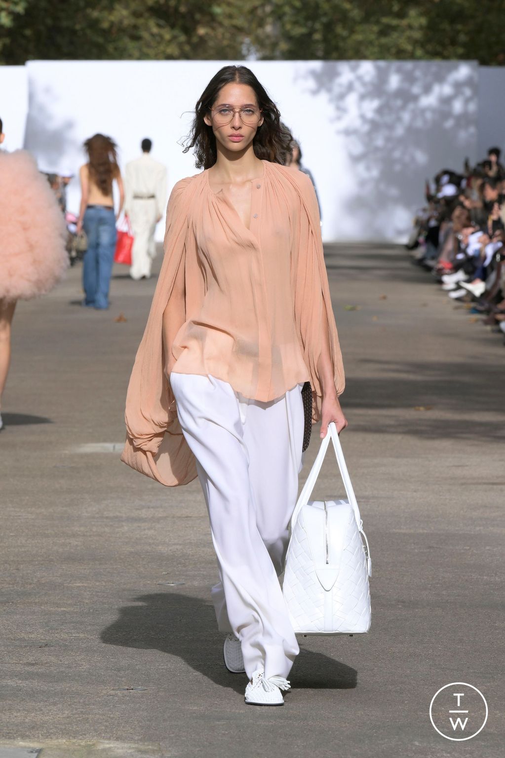 Fashion Week Paris Spring/Summer 2025 look 23 from the Stella McCartney collection womenswear