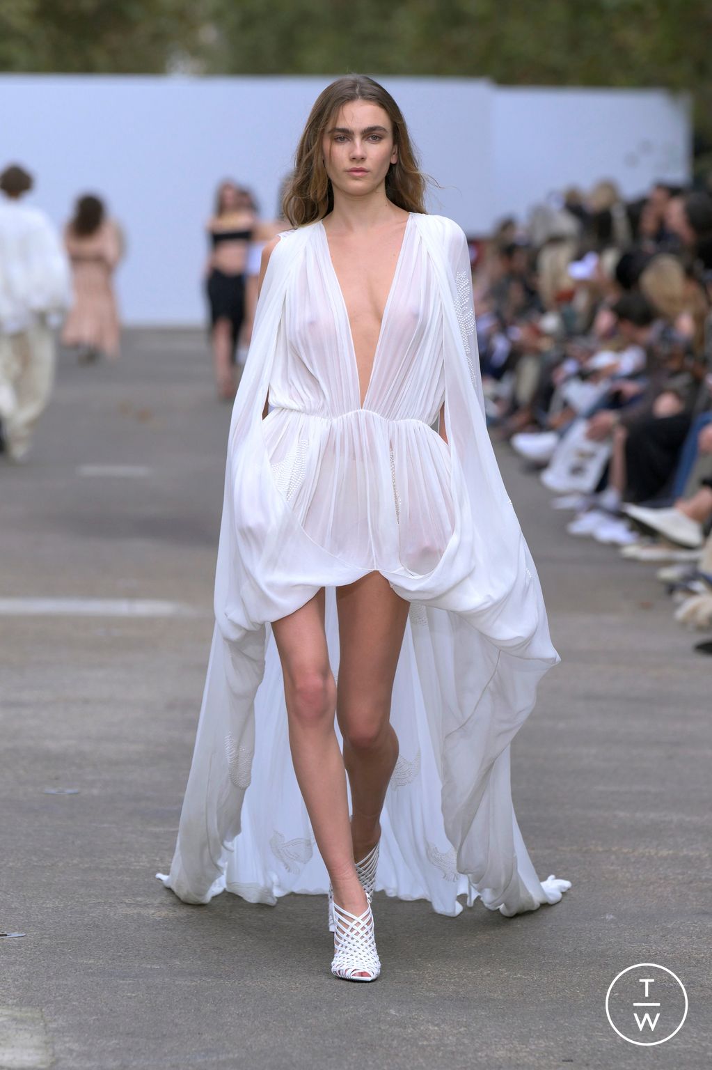 Fashion Week Paris Spring/Summer 2025 look 31 from the Stella McCartney collection womenswear