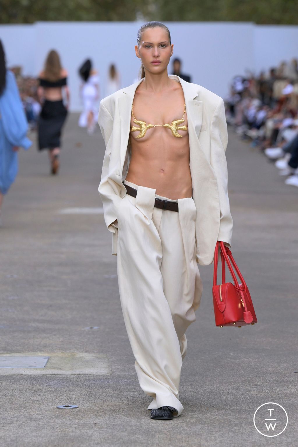 Fashion Week Paris Spring/Summer 2025 look 35 from the Stella McCartney collection womenswear