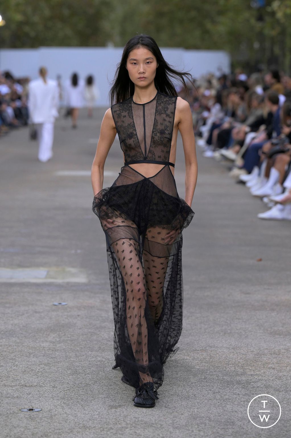 Fashion Week Paris Spring/Summer 2025 look 46 from the Stella McCartney collection womenswear